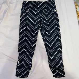 black and white athleta yoga pants